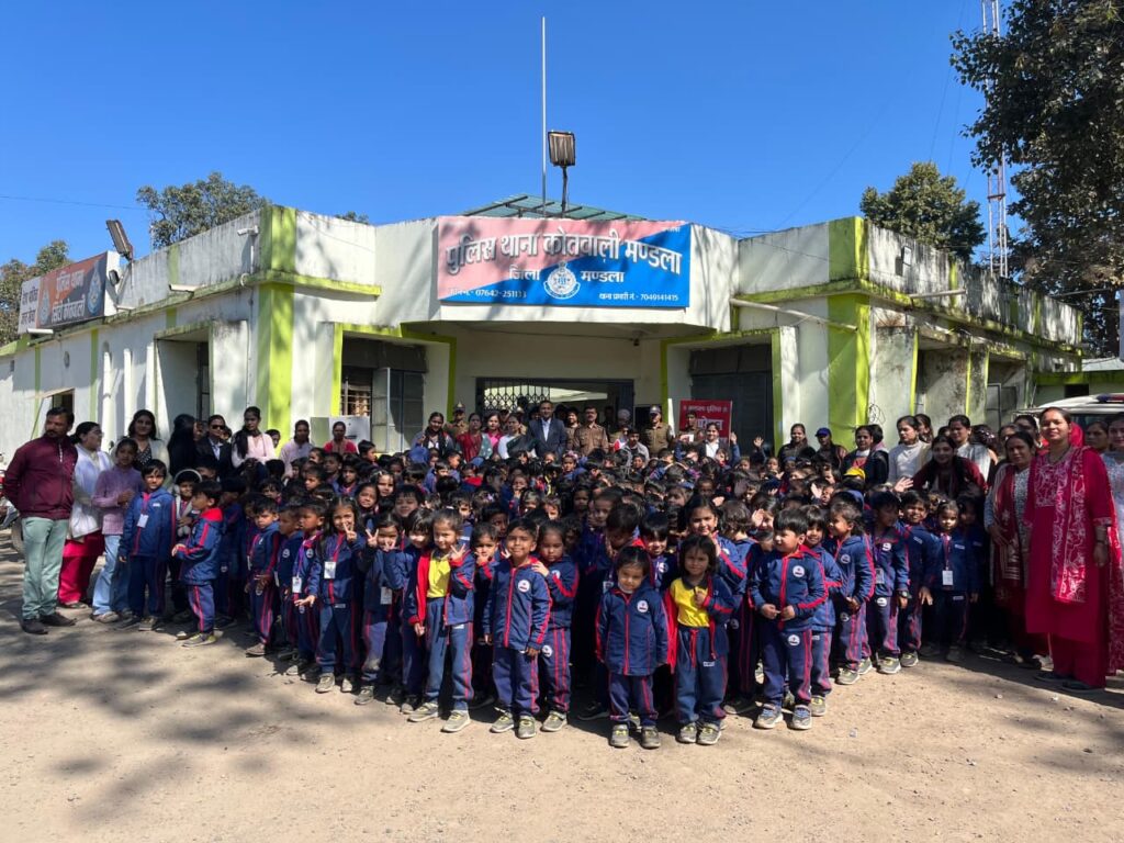 नन्हे बच्चों ने जाना कैसे चलता है शहर 